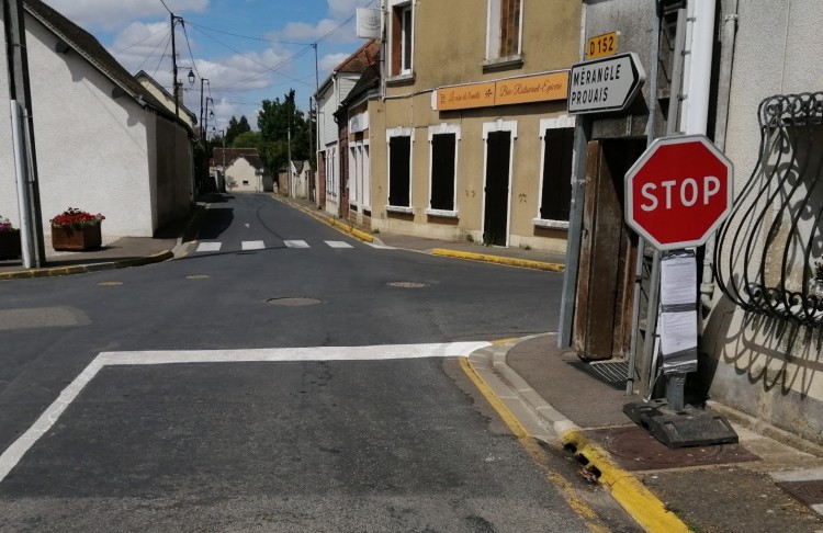 MODIFICATION DE PRIORITÉ« CARREFOUR DIT DU CAFÉ »